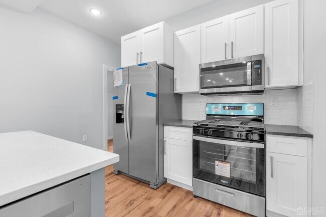 Building Photo - 832 S 18th St
