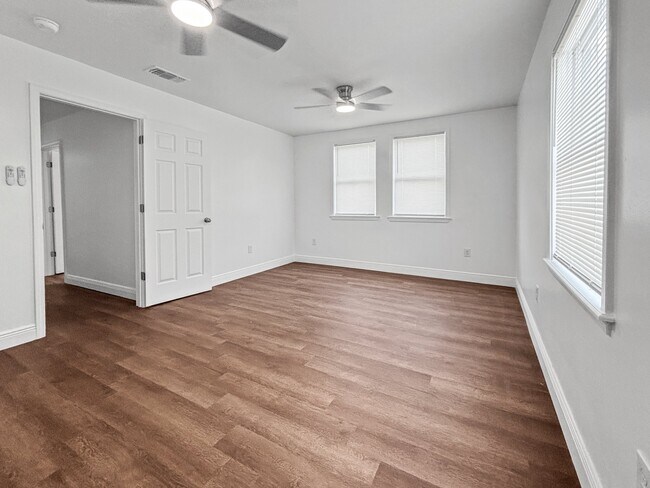 Foto del edificio - 9102 Oleander St