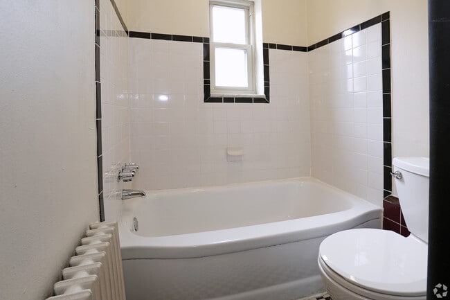 Building Photo - NORMANDY