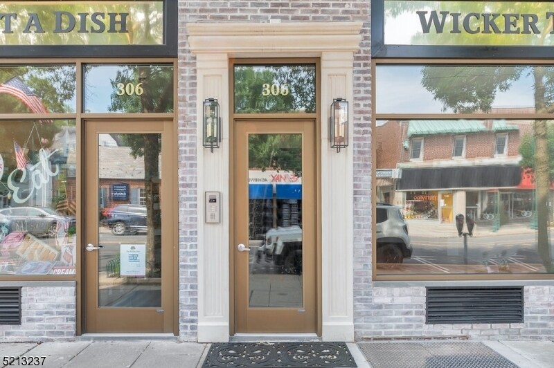 306 Springfield Ave Unit 1, Summit, NJ 07901 Room for Rent in Summit