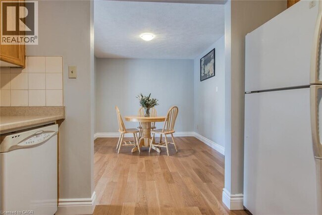 Photo du bâtiment - 25 Valleyview Rd