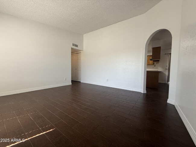Building Photo - 564 S Creston