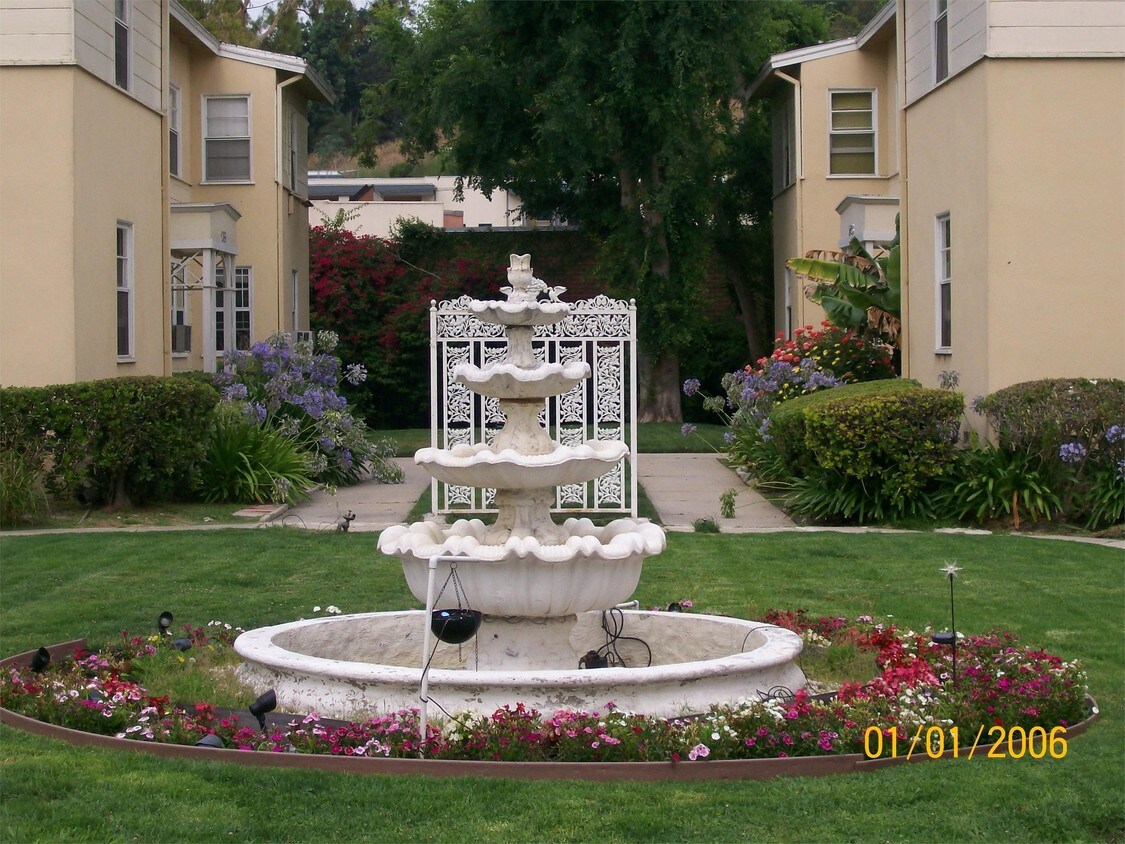 Primary Photo - 2300 Silver Lake Blvd