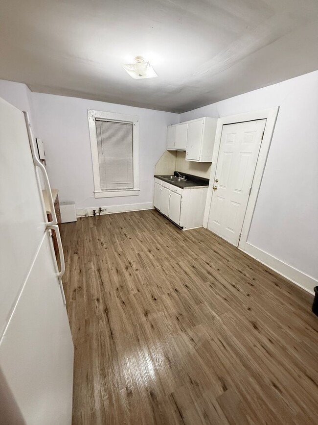 Foto del edificio - 506-506 Kingston Ave NE