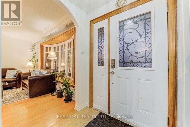 Photo du bâtiment - 946 McBride Ave