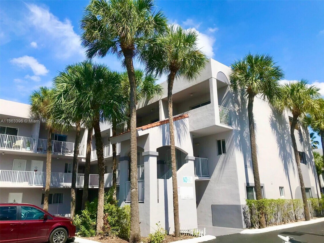 Foto principal - 2750 W 76th St
