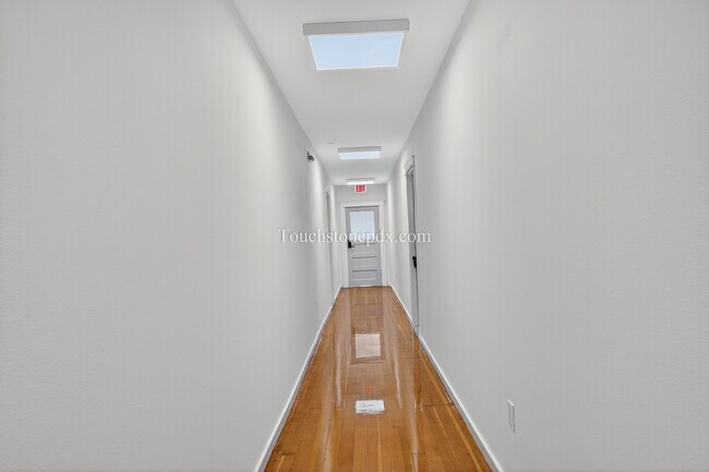 Foto del edificio - 4938 SE Foster Rd