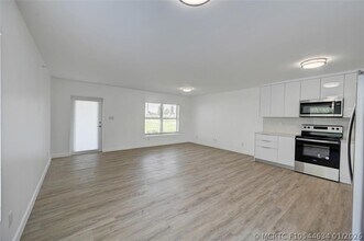 Building Photo - 363 Tuscany Ln