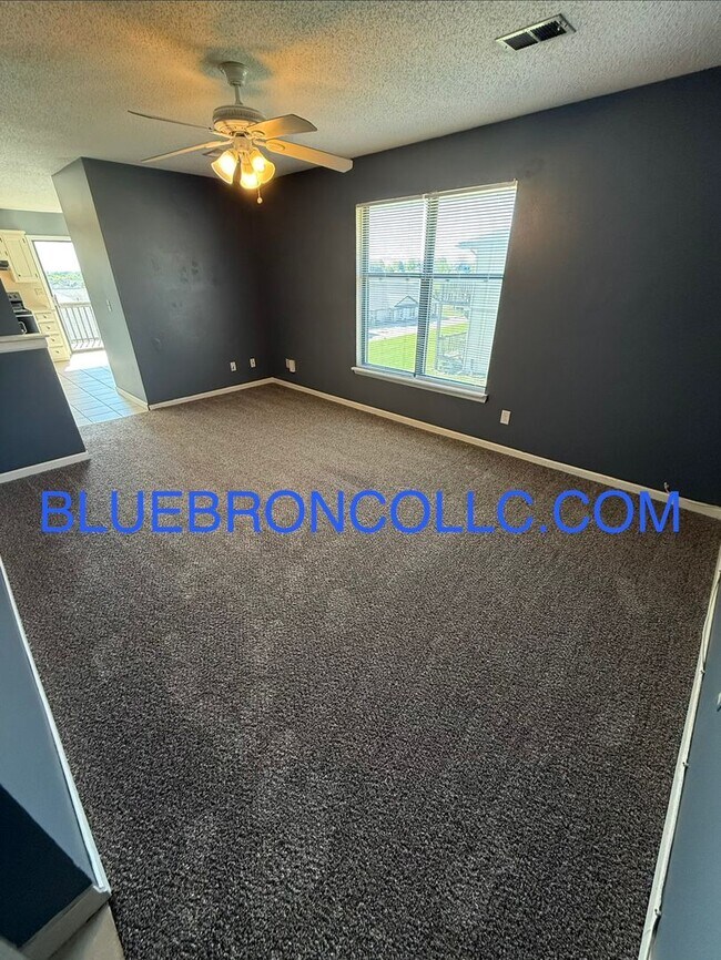 Foto del edificio - Cute 2 bedroom 1 bathroom home with a 1 car garage