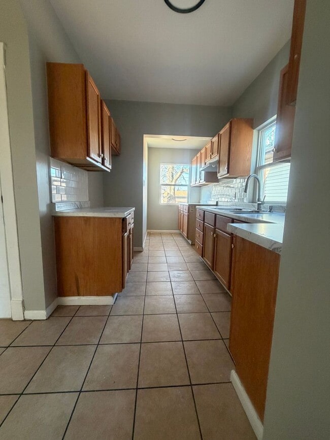 Foto del edificio - Nice and spacious 3 Bedroom 1 Bath House in Calumet City, IL MUST SEE