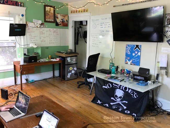 Building Photo - 309 Summit Ave