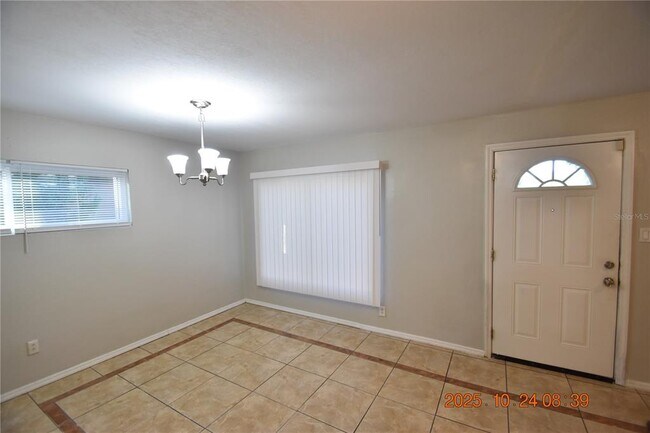 Foto del edificio - 10011 N 28th St