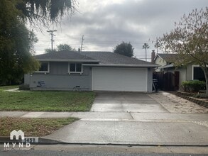 Building Photo - 1458 Ridgewood Dr