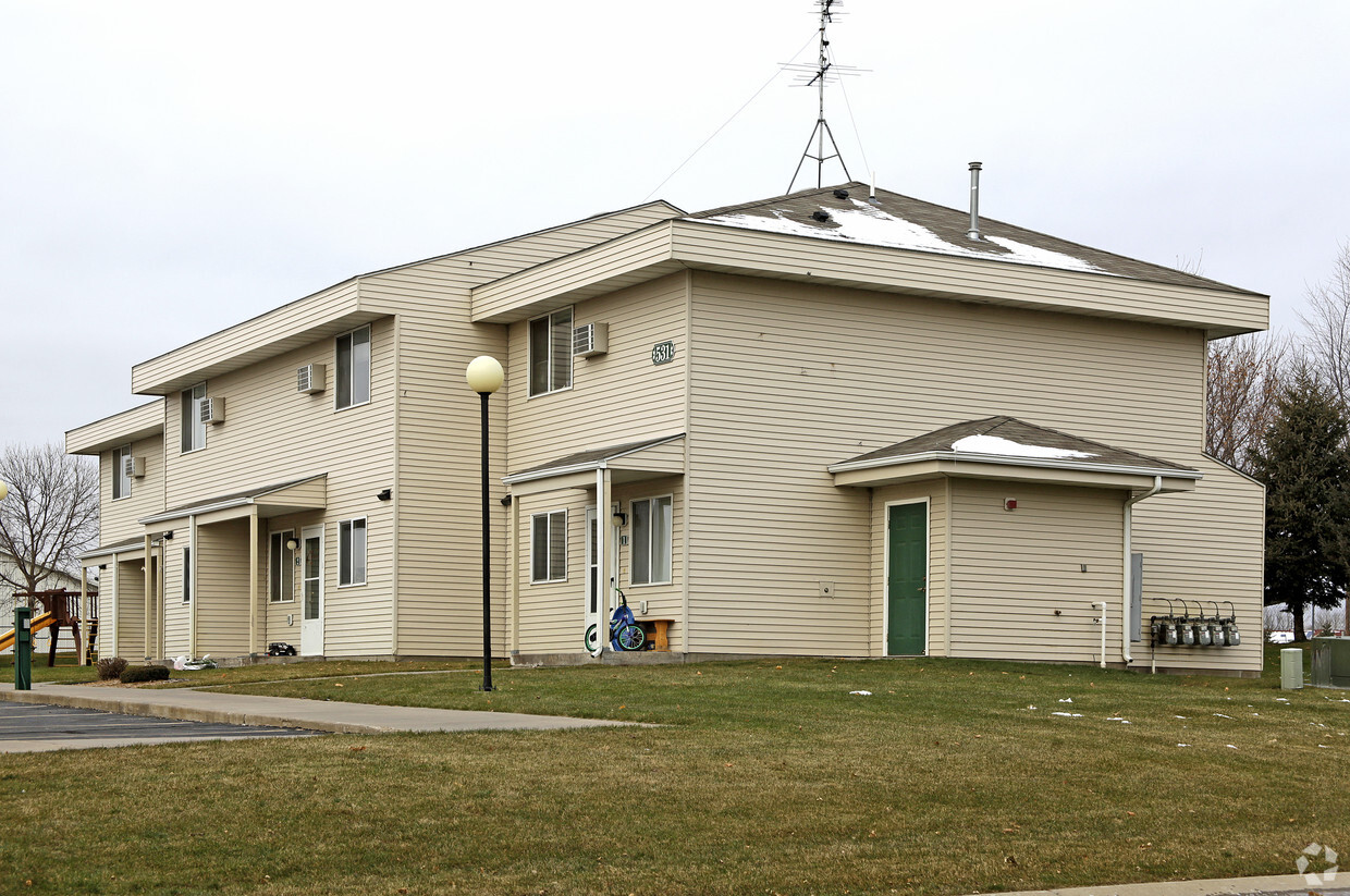 Primary Photo - 531 9th St N
