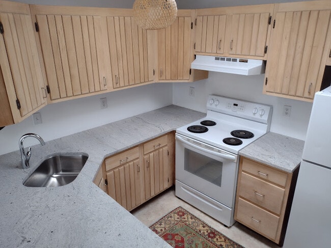 Stainless Undermount Sink Kohler Faucetts - 1307 N Clayton St