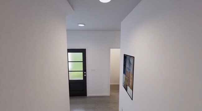 Building Photo - 2131 Salinas Dr
