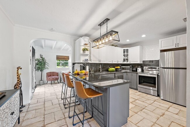 Building Photo - 428 Palmetto St