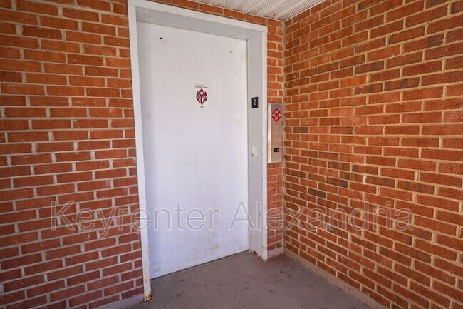 Foto del edificio - 1107 N Taylor St