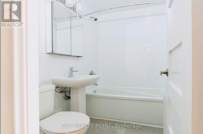 Building Photo - 2 Grandstand Pl