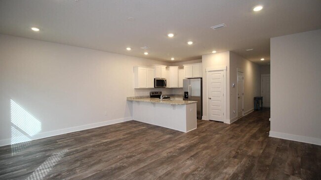 Foto del edificio - 1635 Iroquois Ct