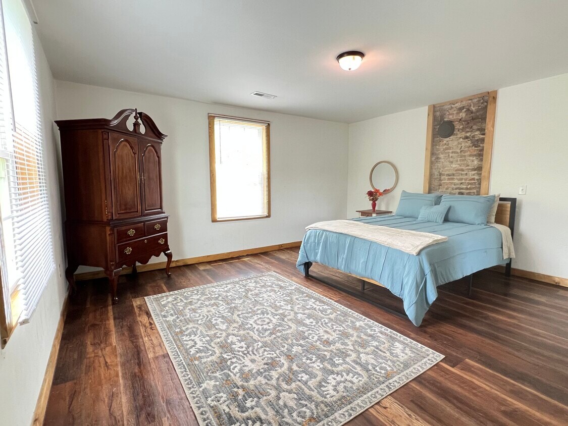 Foto principal - 104 1st St