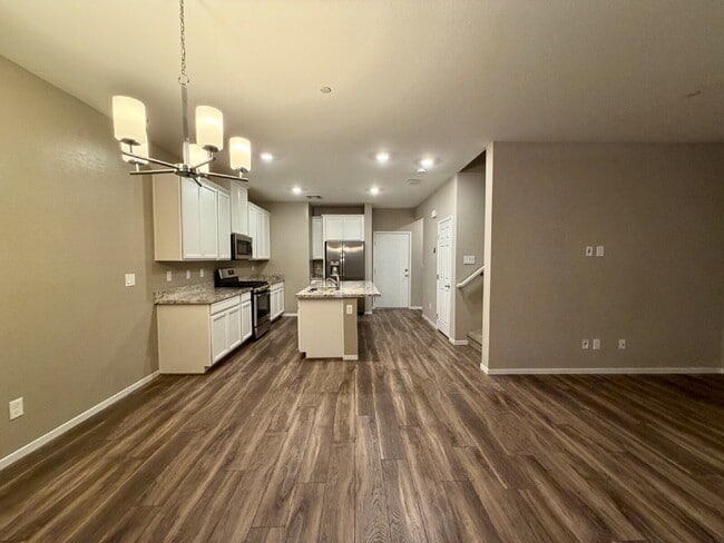 Building Photo - GATED 3 BED 2.5 BATH TOWNHOUSE IN NORTH LAS VEAGS FOR RENT!