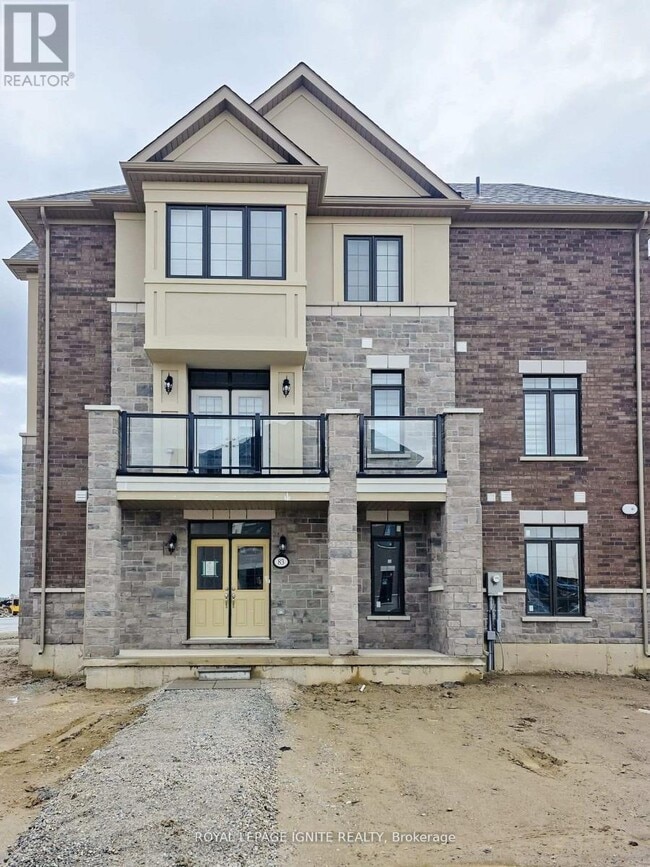 Building Photo - 83 Claremont Dr