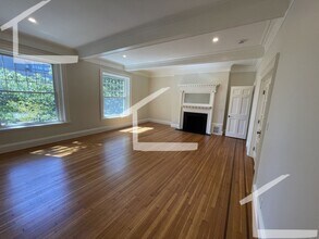 Building Photo - 1726 Beacon St