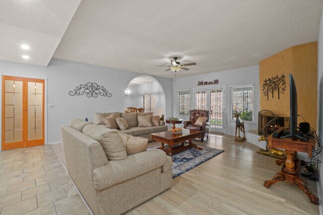 Foto del edificio - 11637 Lake Erie Dr
