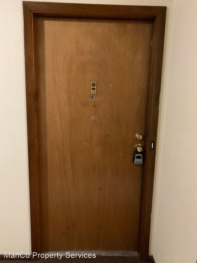 Foto del edificio - 4654 Burkhardt Ave