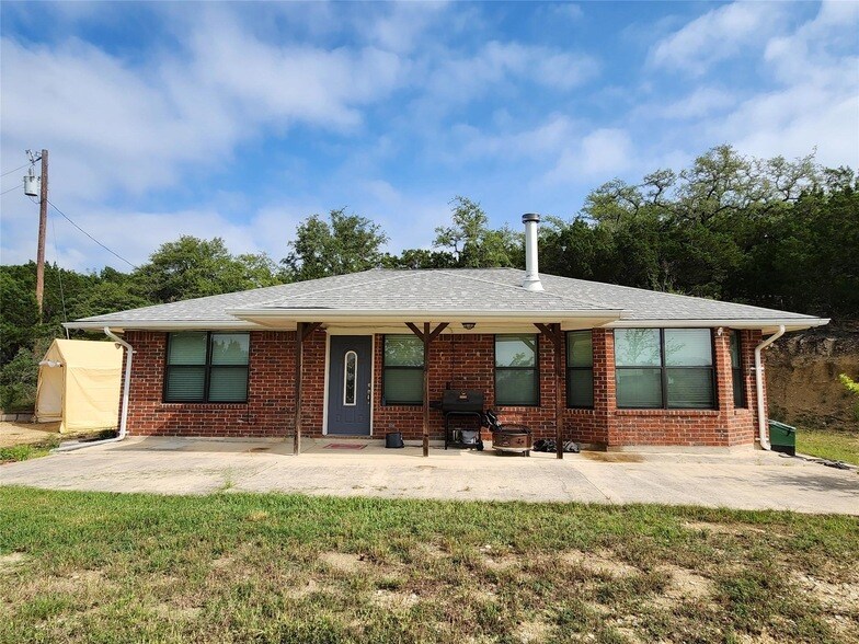 Primary Photo - 21600 Long Hill Dr