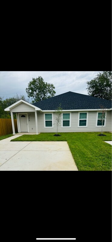 Primary Photo - 249 Owens St