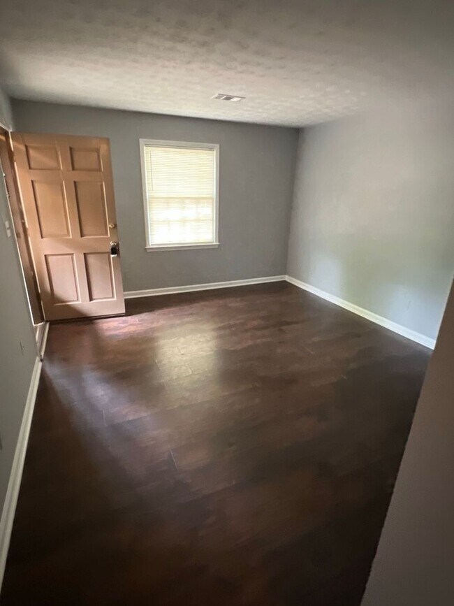 Foto del edificio - 406-408 Charleston Lane