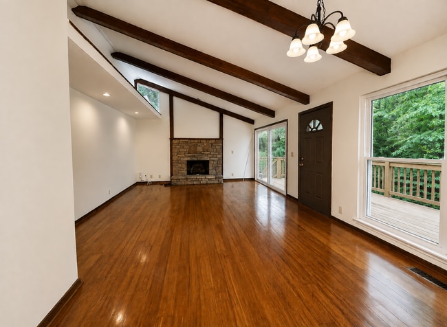 Photo - 821 E Lakeside Drive House