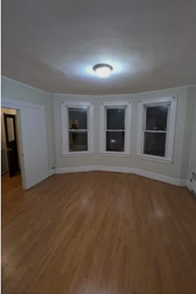 Building Photo - 211 Myrtle Ave