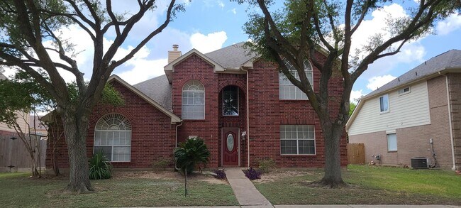 Building Photo - 15514 Baxter Ave