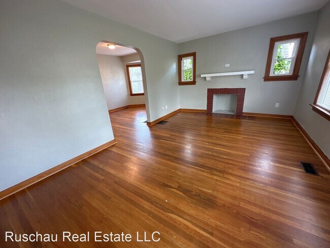 Building Photo - 2 br, 1 bath House - 1625 Fauver Ave