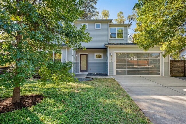 Building Photo - 3209 Govalle Ave