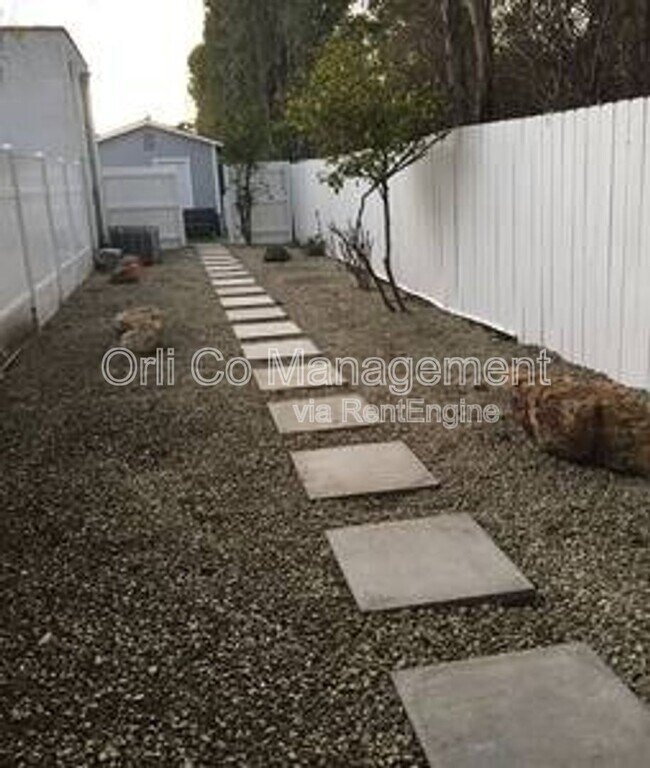 Foto del edificio - 6051 N Melvin Ave