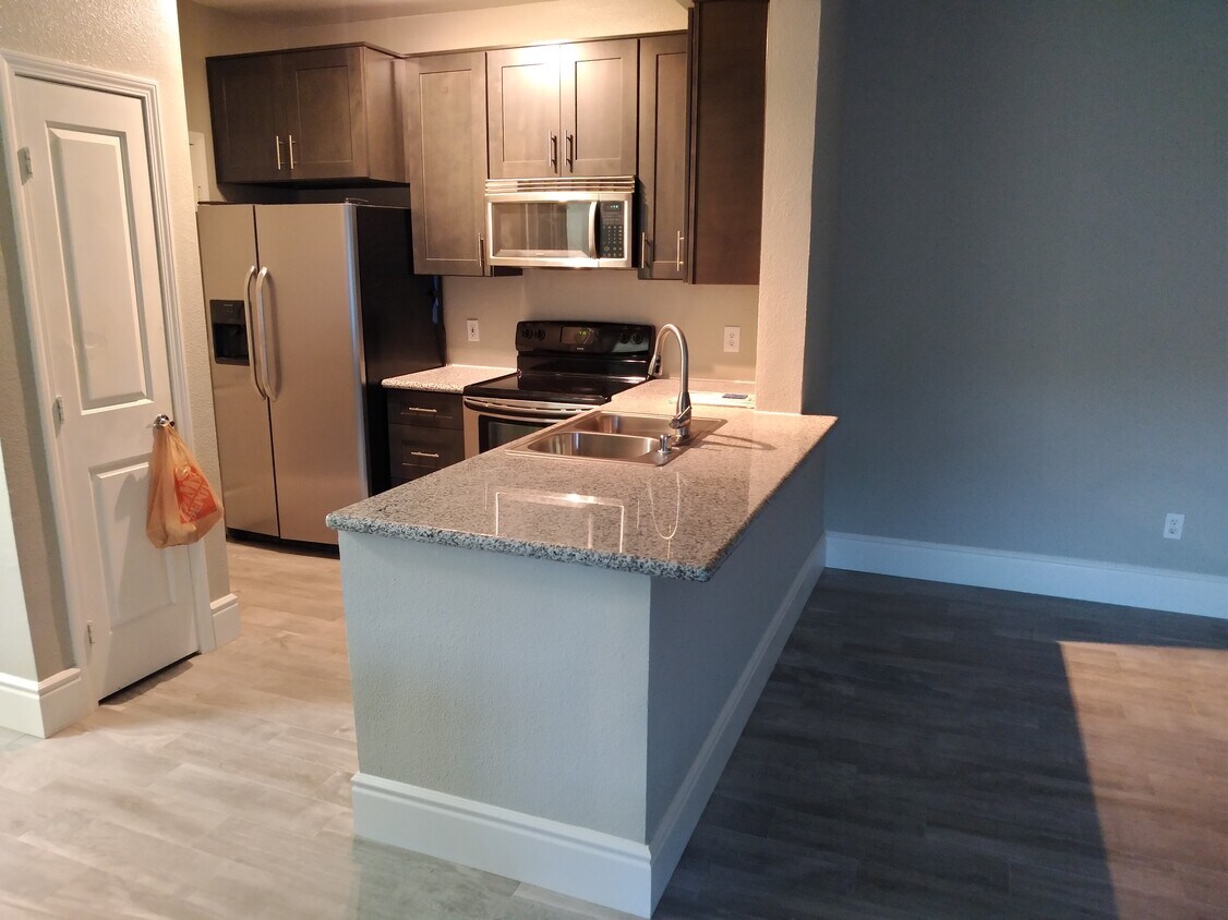 Foto principal - 22681 Oakgrove