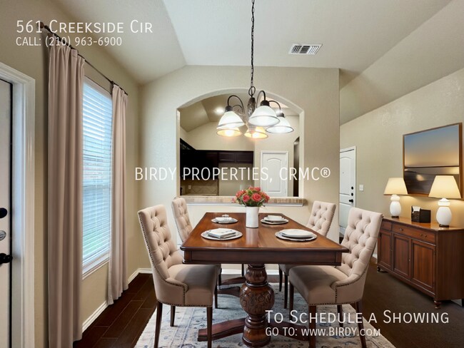 Foto del edificio - 561 Creekside Cir