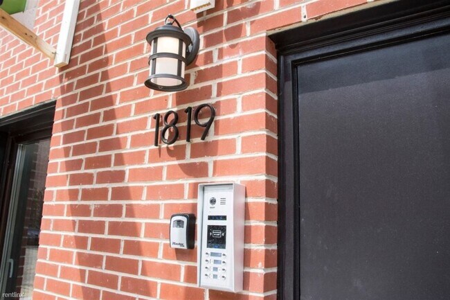 Foto del edificio - 3 br, 2 bath 4plex - 1819 GINNODO ST Unit C