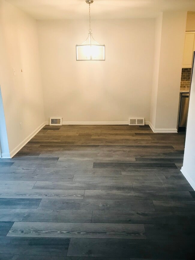 Building Photo - 2743 Cranston Road, Unit 2