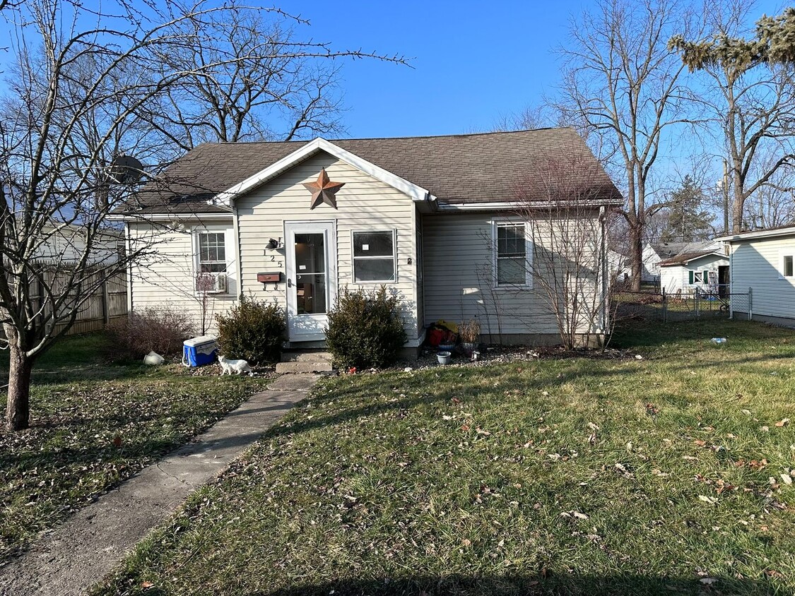 Primary Photo - 2 bedroom, 1 bathroom Single Family Home