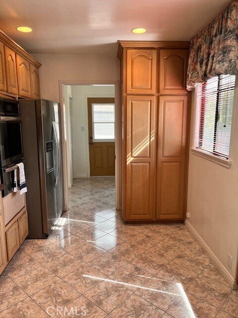 Foto del edificio - 1054 Mayflower Ave