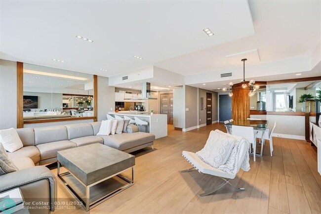 Building Photo - 17301 Biscayne Blvd