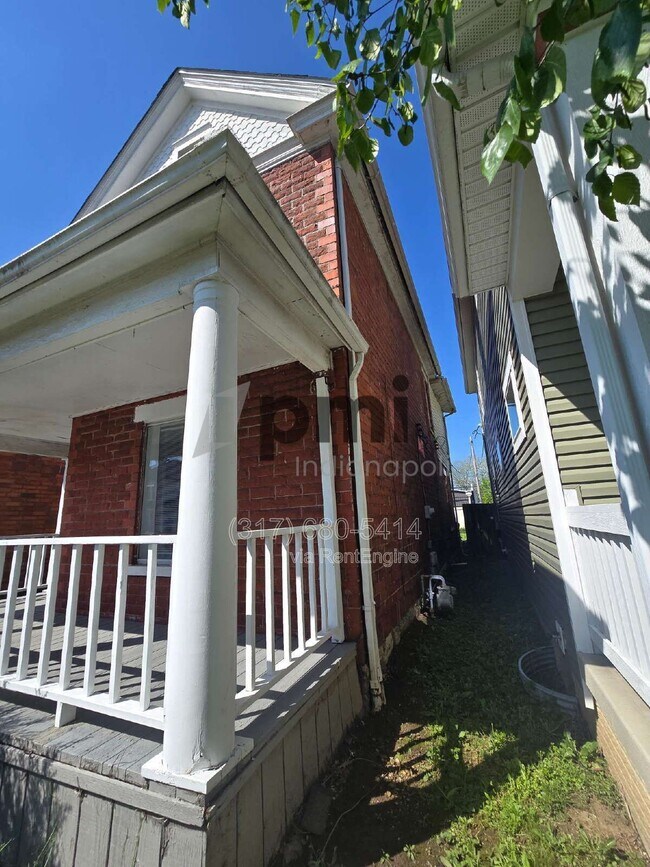 Foto del edificio - 153 S Cypress Ave
