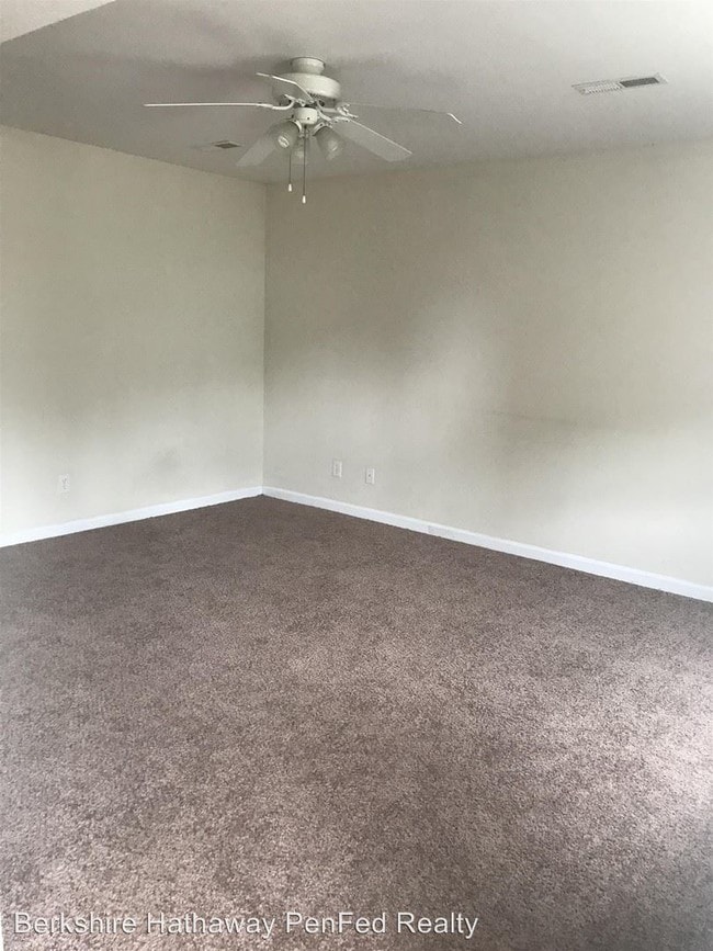 Building Photo - 104 Thermal Ct