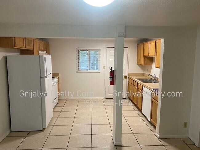 Foto del edificio - 2442 S Edmondson Ave