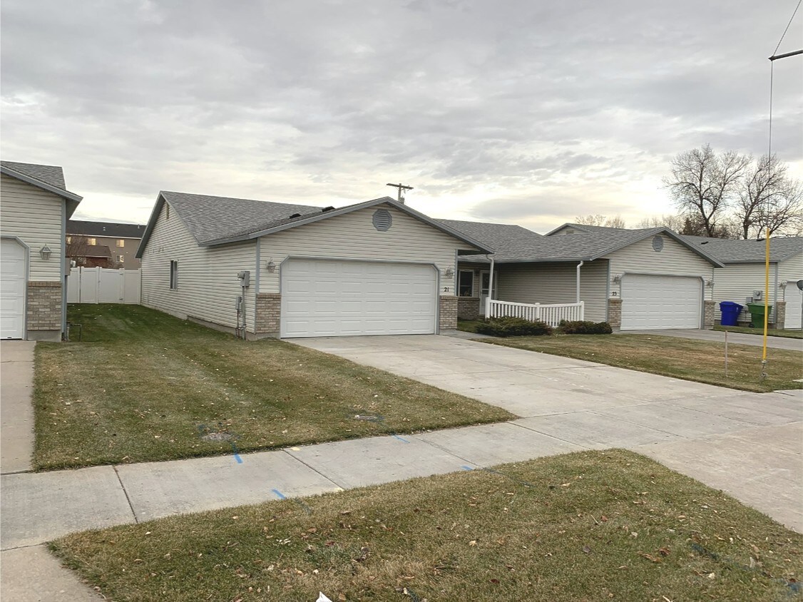 21 S 5th W, Rexburg, ID 83440 Townhome Rentals in Rexburg ID